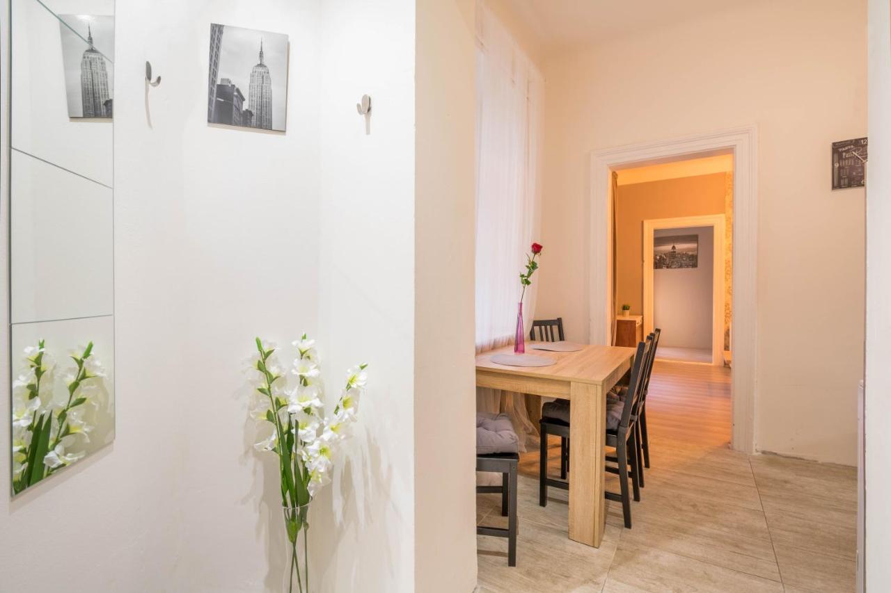 Chest Design Apartments Prague Luaran gambar